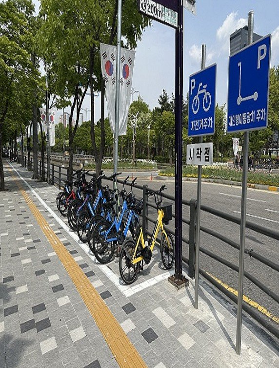 사진)공유 자전거·킥보드(PM) 지정주차구역    