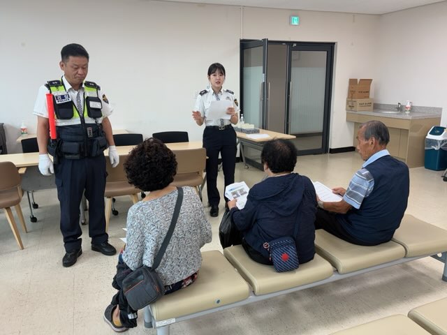 안전교육을 실시하고 있다.