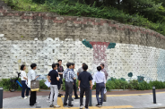 시설안전 전문가들이 현장을 방문하여 보강토옹벽 기술컨설팅을 실시했다.