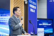 사진1)이재준 수원시장이 수원대전환추진단 출범식에서 인사말을 하고 있다.    