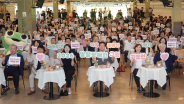 사진)김현수 수원시 제1부시장(앞줄 오른쪽 3번째)과 시상식 참석자들이 함께하고 있다.    