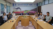 김인배 수원장안구청장이 정자3동 주민들과 간담회를 나누고 있다.