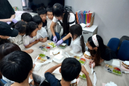 수원시 장안구 율천동 지역사회보장협의체, 율전지역아동센터와 '만지고! 만들고!' 체험 활동 진행