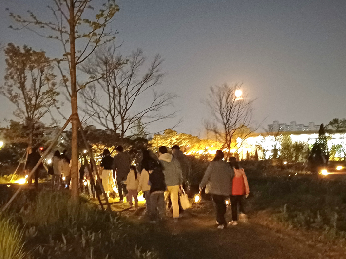 빛나 봄 '밤빛 정원'의 산책 진가 전경