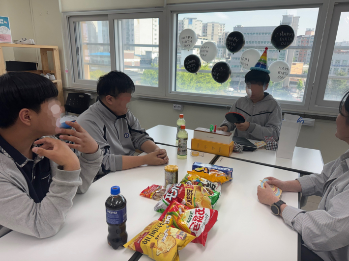 사회성 향상 활동(집단) 생일 축하의 날