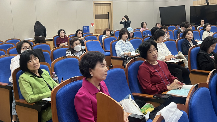 실생활 속 ESG 실천 방안을 하나라도 놓치지 않으려는 듯 교육생들의 표정이 사뭇 진지하다