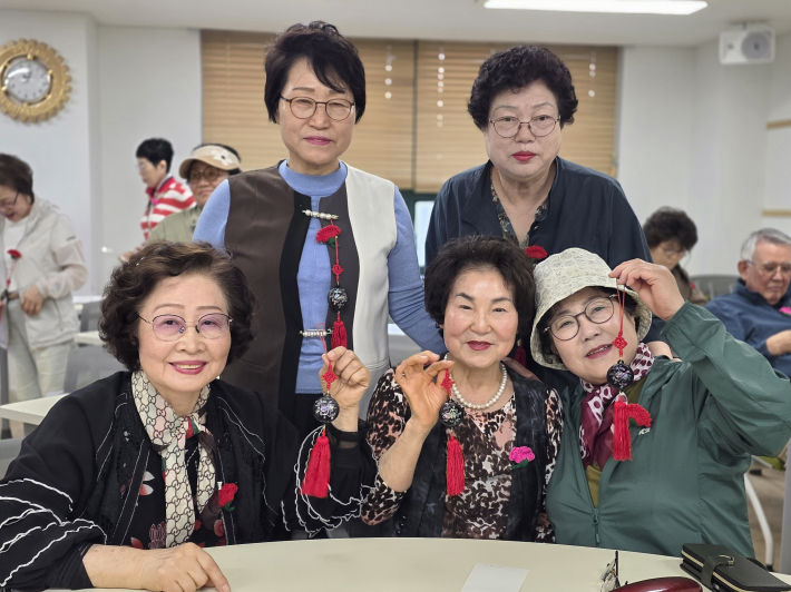 박물관 자개 노리개 만들기 사진