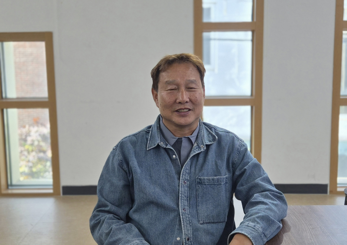 이길하 참여자가 손바닥정원단 활동과 원예치료의 필요성에 대해 이야기하고 있다.