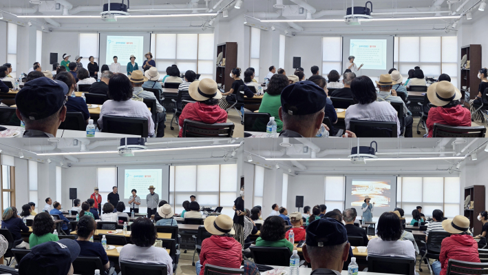 정원활동의 소통시간을 나누는 정원단원들의 모습