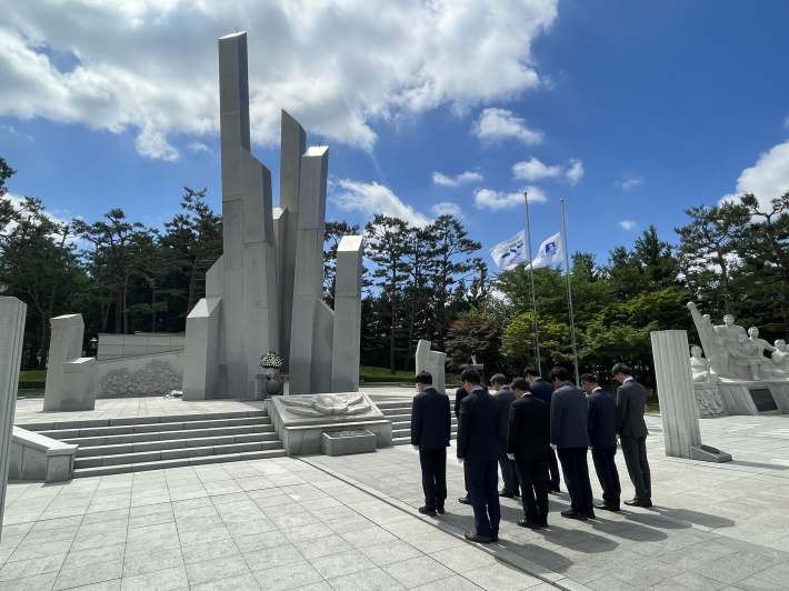 수원 현충탑 참배