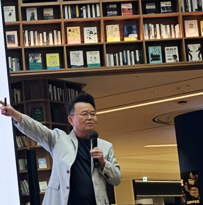 열강하는 김병후 전문의