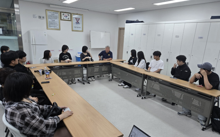 수원YMCA이광희 사무총장 인사말과 참가자 소개