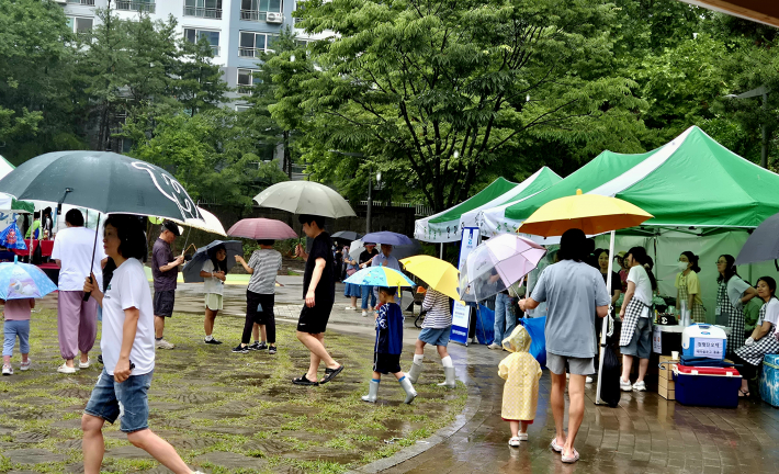 축제에 참여한 주민들