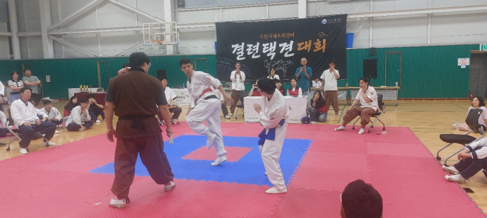 일반부 견주기 한 장면