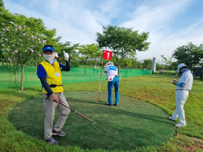 승부보다는 즐기는 자세로,  시원하게 한 방