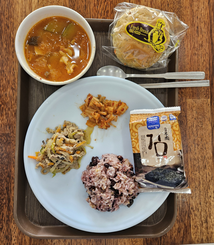 정성껏 준비된 토요일 무료급식