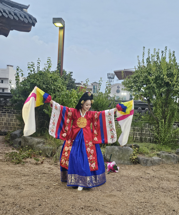 화관무를 추는 오민경님