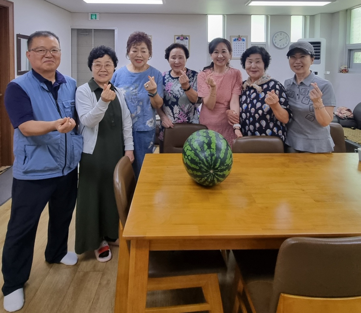 조원2동 수박나눔 전달 사진