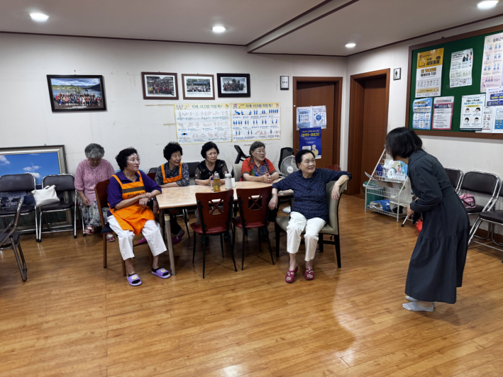 신임 동장님 경로당 어르신 인사