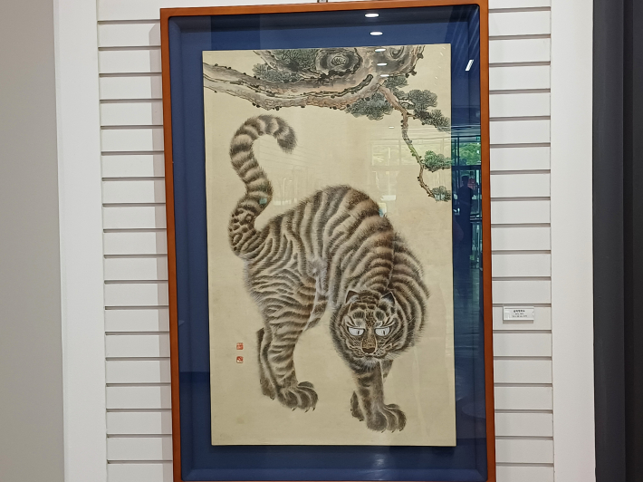 송하맹호도, 110✕68cm, 한지 채색