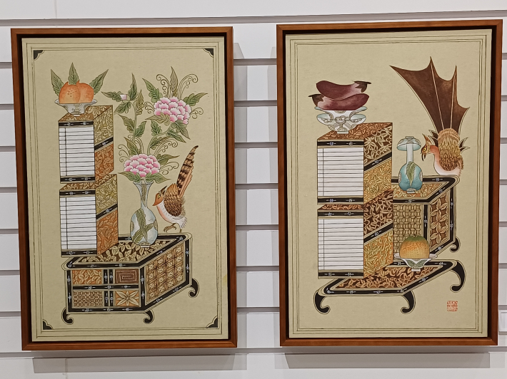 책가도, 54✕35cm✕2, 한지 채색