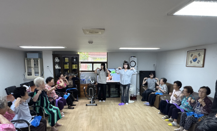 무더위 날리는 찾아가는 건강체조교실