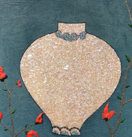 권영미 작가, 조우-만남, 55✕45.5cm, 자개, 가죽, 레진
