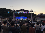김연송 Jazz Violin Quintet의 공연을 보는 관객들의 모습