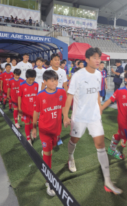 K리그 플레이어 에스코트 활동