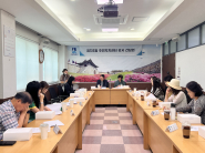  수원시 장안구 정자3동 주민자치회가 2026년 주민자치센터 프로그램 강사 간담회를 개최하고 있다.