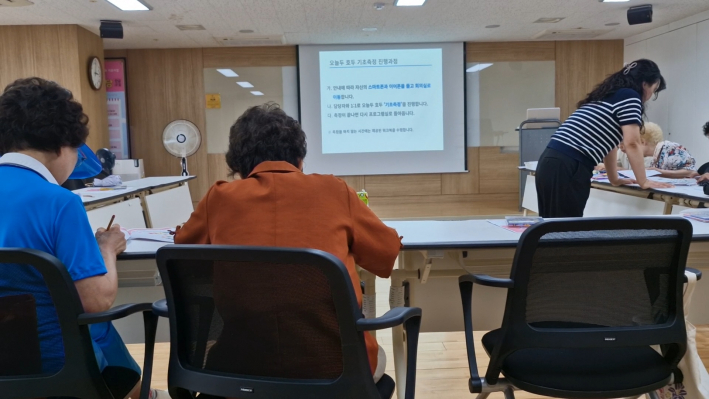 인지 영역 과제를 가지고 열심히 풀어나가고 있다. 