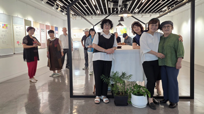 개막식은 곽희옥 사무국장(가운데)의 진행으로 차분하고 정갈하게 진행됐다.