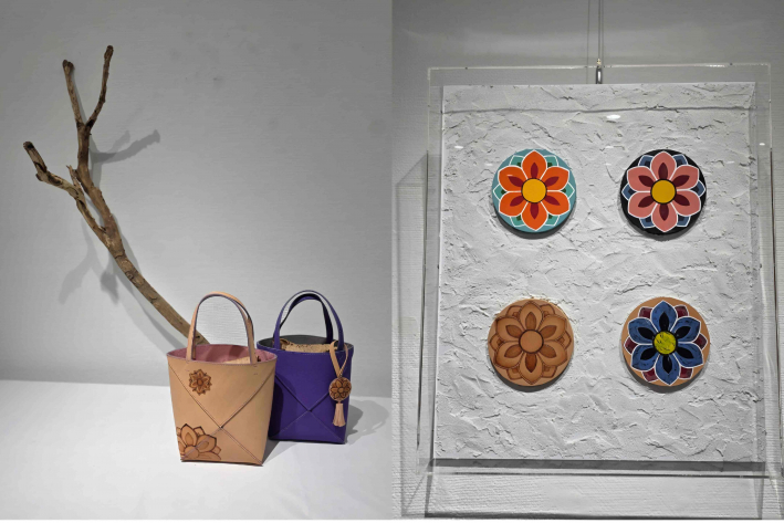 목수미 작가, 연화, 시간의 담다, 25✕30cm, Cowhide Leather, Leather Hand Stitching, Leather Burning
