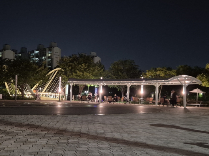 선선한 가을밤, 걷고 달리고 쉬어가는 신동수변공원