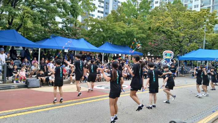 점핑클럽의 음악줄넘기 장면