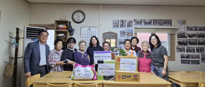 추석맞이 사랑의 물품 전달식 개최 