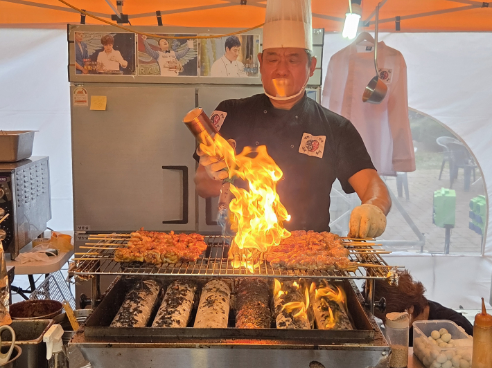 수원갈비 꼬치 보기만 해도 군침이 돈다.