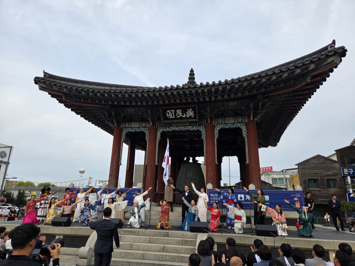 수원화성문화제 개막을 축하합니다.
