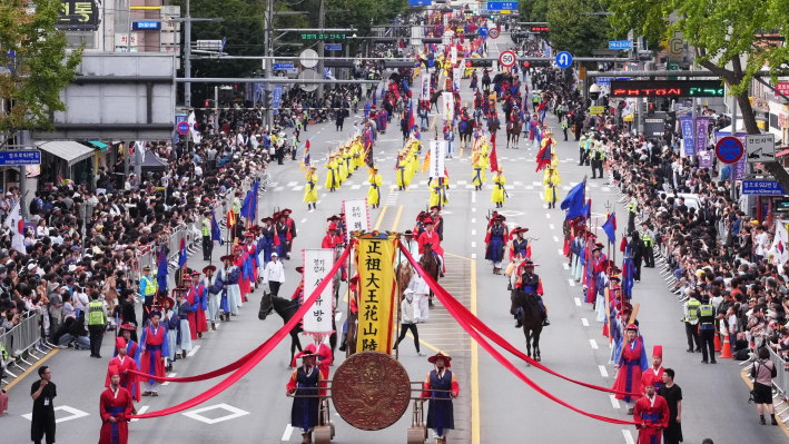 수원시는 정조대왕 능행차를 기반으로 한 '정조대왕 능행차 K-컬처로드'를 대표 글로벌 문화 브랜드로 육성할 계획이다. 사진은 4일 열린 2026 정조대왕 능행차