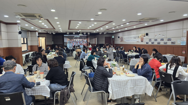 일일카페에 참여한 시민들