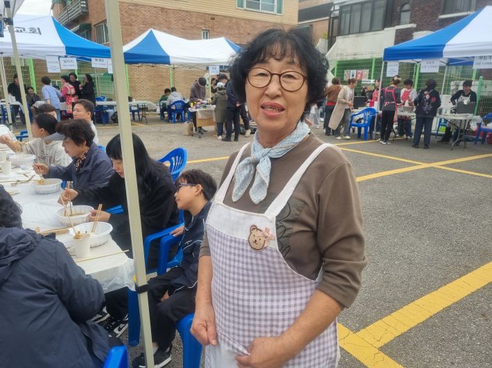 이번 바자회의 목적을 말하고 있는 임미숙 총 여선교회 회장