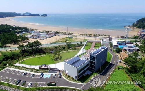 만리포 유류피해극복 기념관 [연합뉴스 자료사진]