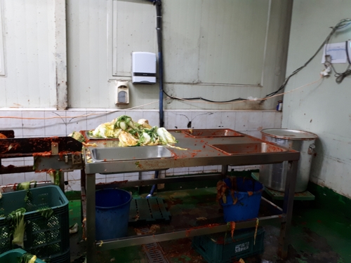 위생불량 학교급식 작업장