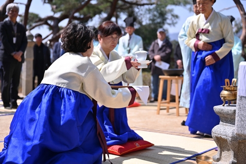 지난해 묘제 모습 