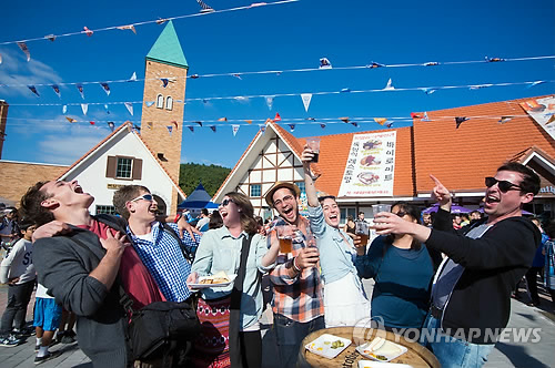 남해 독일마을의 맥주축제 모습