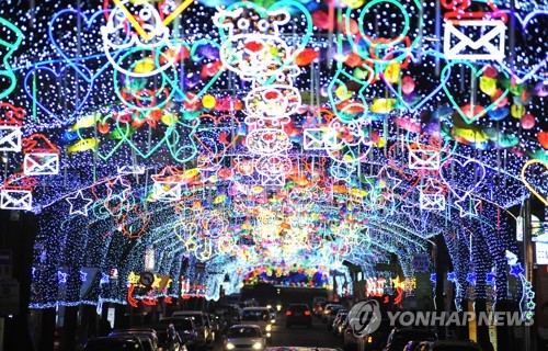 불 밝힌 화천산천어축제 선등거리