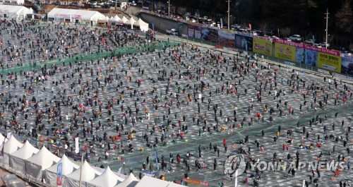 짜릿한 손맛 보자 화천 산천어축제 북적