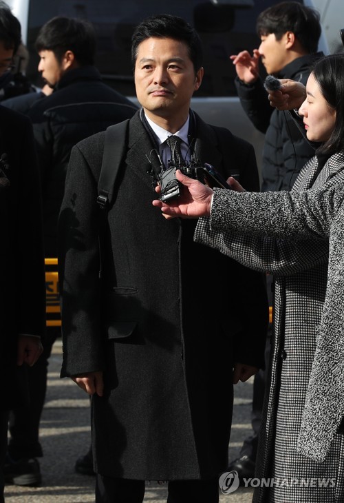 김태우 수원지검 두번째 출석…지금부턴 국민들께 보고