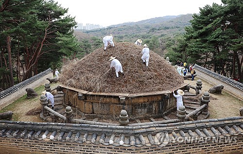 2024년 건원릉에서 열린 청완 예초의 모습 