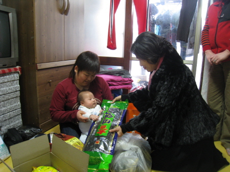 소박한 나눔 실천...봉녕사 스님들_1